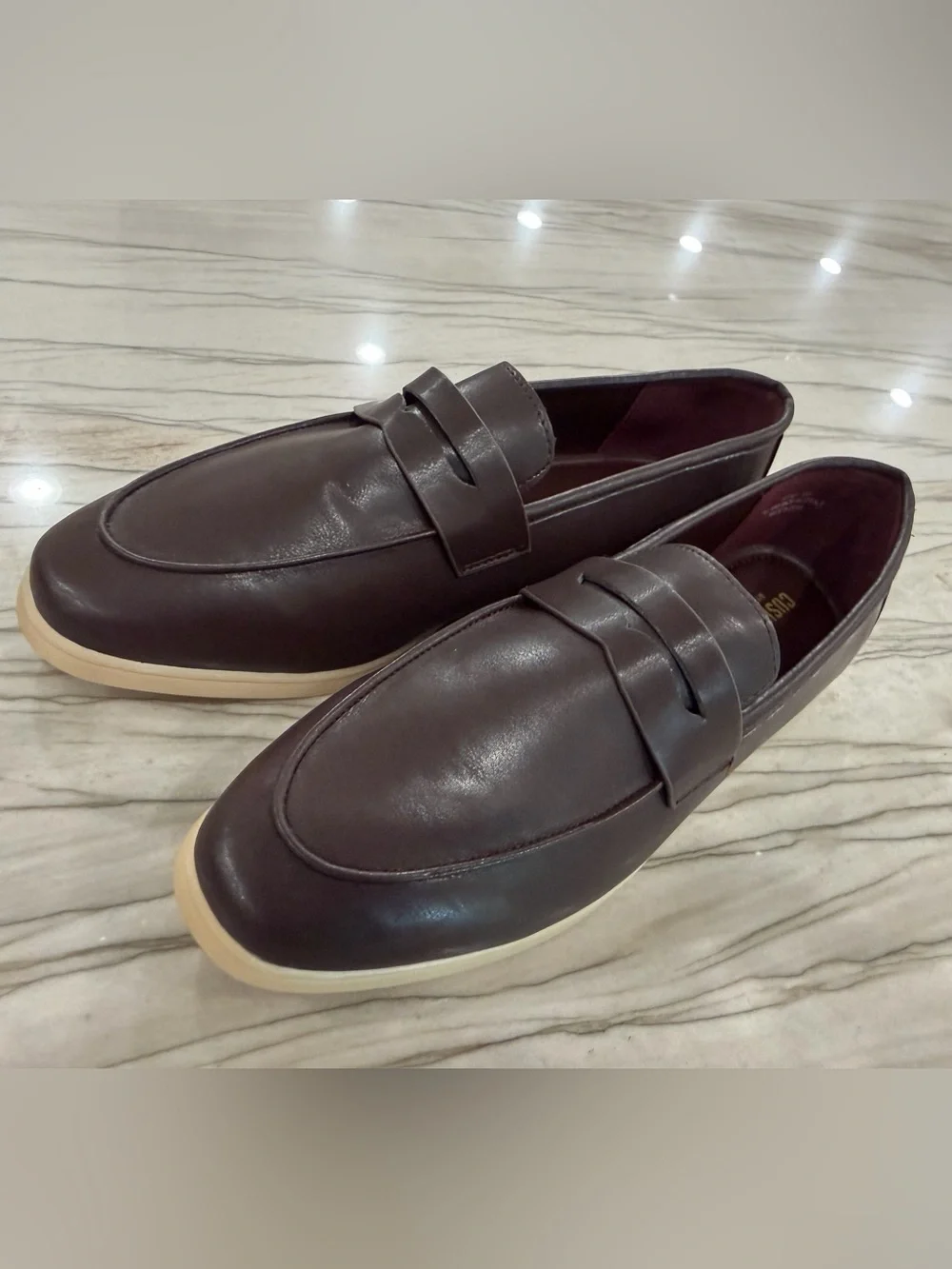 CUSHIONAIRE Jetset Brown Penny Loafers Memory Foam Gum Sole Women’s 10W